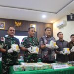 Satgas Pamtas Gagalkan Penyelundupan 21,4 Kg Sabu di Entikong, Seorang WNA Diamankan